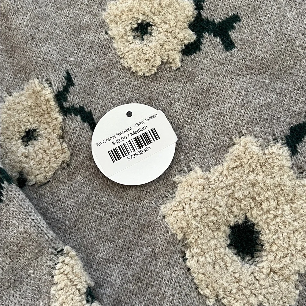En Crème Shelby Flower Cloud Sweater - Grey Green - Picture 8 of 11